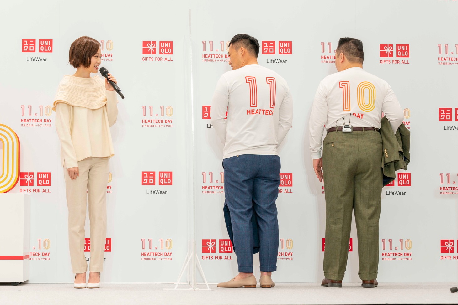 左から前田敦子、ミルクボーイ。