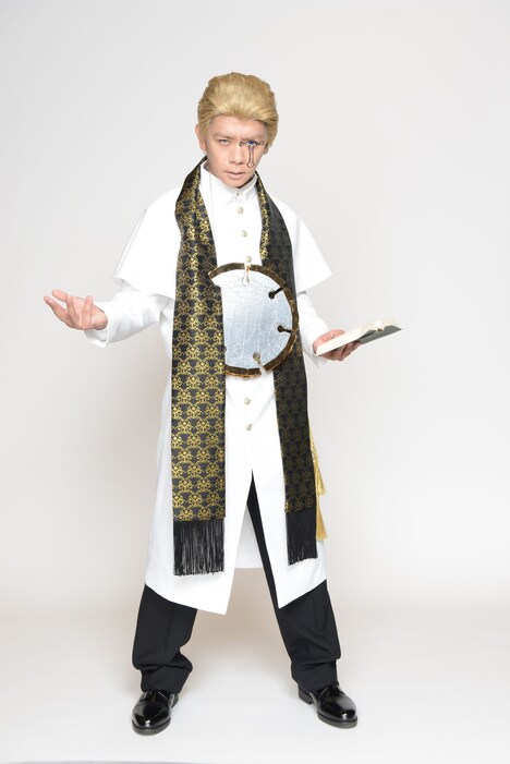 マヂカルラブリー・野田クリスタル扮するダイヤモンドカッター。