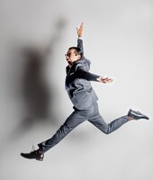 イワイガワ・岩井ジョニ男