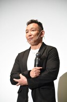 演技初挑戦だという三宅伸。