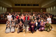 「特命ぺこぱ～ぺこぱ貸します～」の公開収録「1周年大感謝祭“スペシャルコラボやっちゃいますライブ”」の出演者たち。(c)ひかりTV