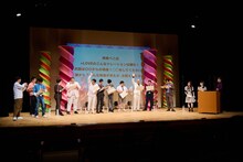 =LOVEとのコラボ大喜利のワンシーン。(c)ひかりTV