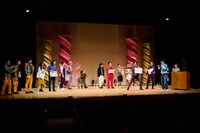 松陰寺の新しいツッコミワードを考える大喜利のワンシーン。(c)ひかりTV