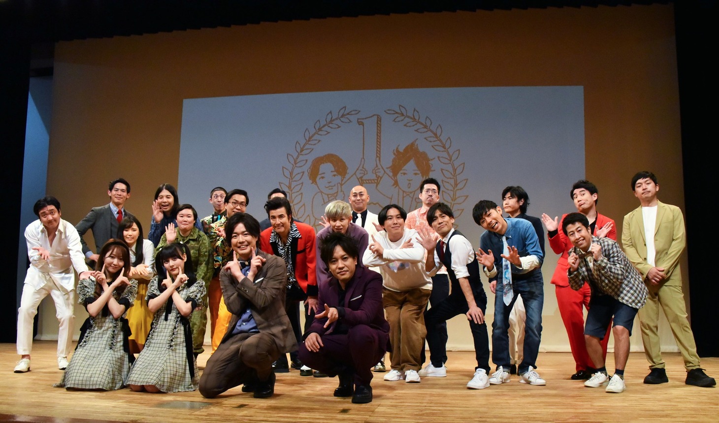 「特命ぺこぱ～ぺこぱ貸します～」の公開収録「1周年大感謝祭“スペシャルコラボやっちゃいますライブ”」の出演者たち。