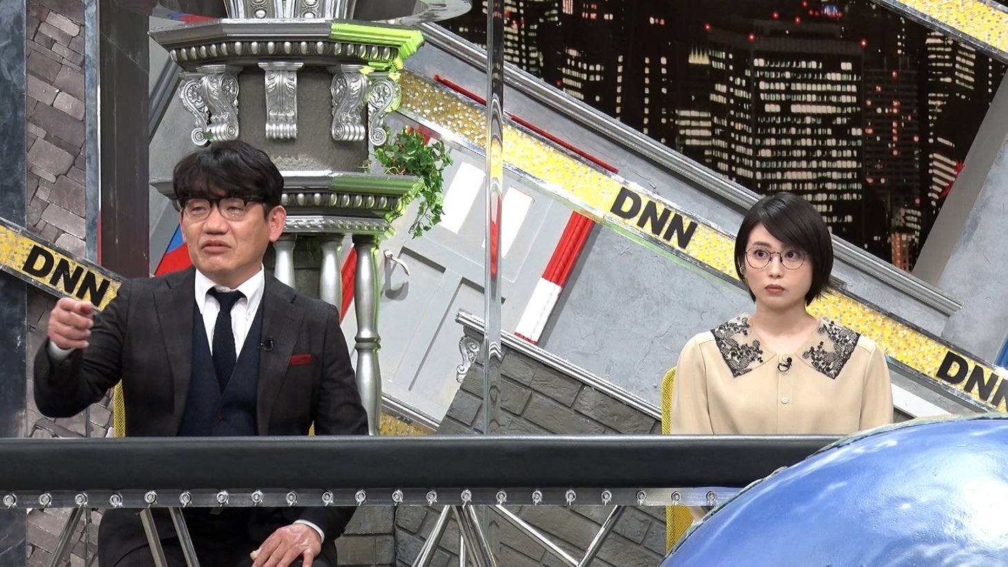 ずん飯尾と志田未来。(c)フジテレビ