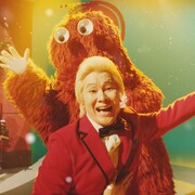 「次のグラミー賞が楽しみ」カズレーザー&ムックが歌い踊るミュージカル風CM