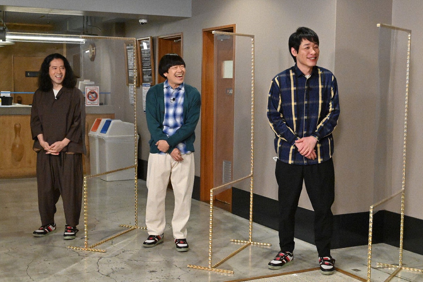 （左から）ピース又吉、蛍原徹、麒麟・川島。(c)テレビ朝日