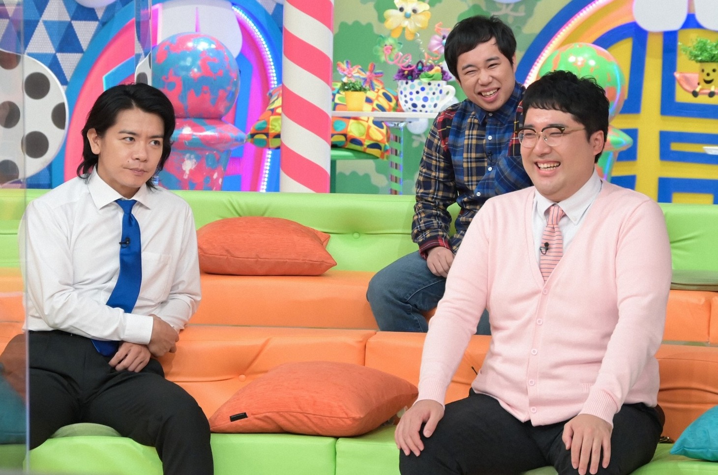 マヂカルラブリーと霜降り明星せいや（後列）。(c)TBS