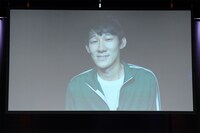 「全財産ギャンブルでやられた」の顔を見せるロングコートダディ堂前。