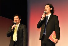 「『R-1グランプリ2022』やります会見」に登場した霜降り明星。