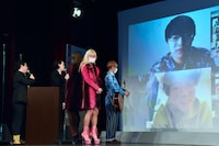 リモート出演する寺田寛明（上段）と土屋（下段）。