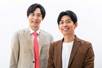 カベポスター。左が永見、右が浜田。