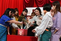 出番順抽選の様子。