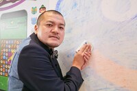 カミナリまなぶ