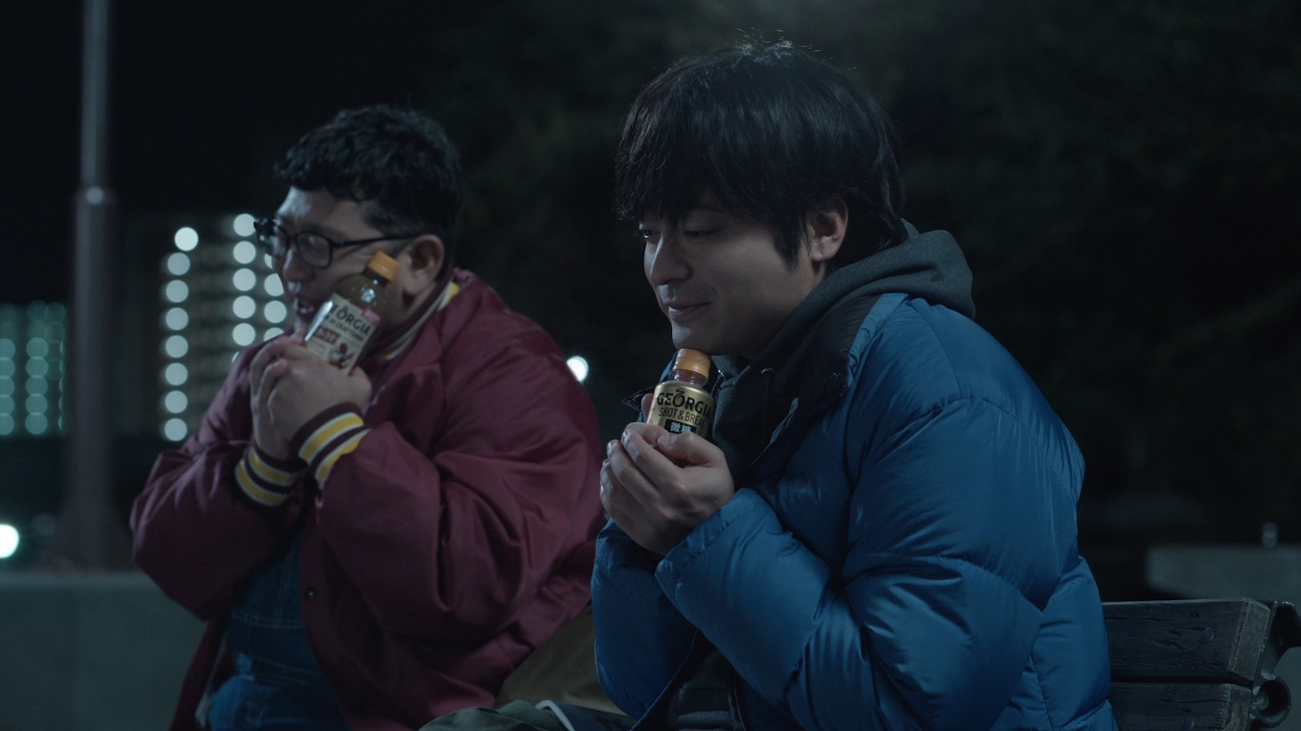 ジョージアのCM「あたためられた芸人」編より。