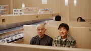 くら寿司の新CM「楽しむ二人（12月フェア）」編より。