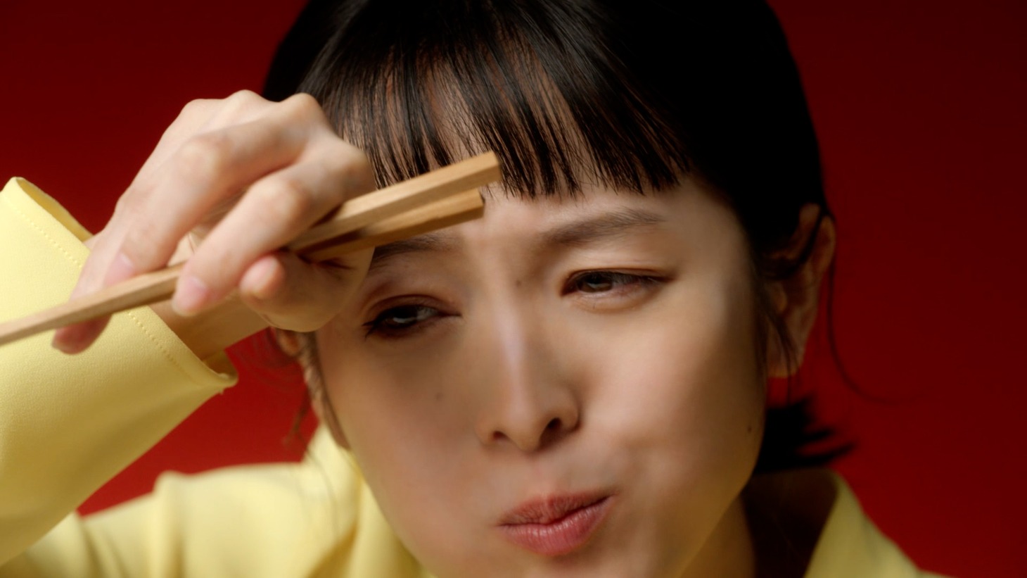 新CM「ドンドン食べちゃうキムチはこくうま」編より。