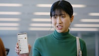 WebCM「角田部長の女装」編より。