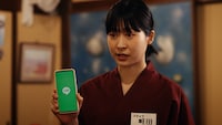 WebCM「角田店主のメガホン」編より。