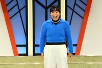 ネタを披露するゆりやんレトリィバァ。