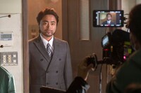 「Airワーク 採用管理」新CM「出会い」編の撮影に臨む山田孝之。