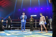 リングアナウンサーを務めたミルクボーイ。