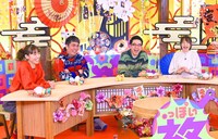 （左から）若槻千夏、おぎやはぎ、阿部芳美アナ。(c)中京テレビ