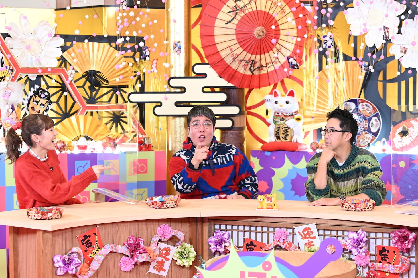 （左から）若槻千夏、おぎやはぎ。(c)中京テレビ