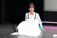 「西野ルビッチ」に扮する、マヂカルラブリー・野田クリスタル。