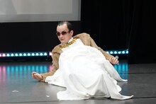 「セレビィー喜多見」に扮する、ななまがり森下。