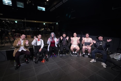 配信イベントに出演した（左から）ななまがり森下、マヂカルラブリー・野田クリスタル、インポッシブル、ななまがり初瀬、マヂカルラブリー村上、ハリウッドザコシショウ。