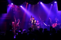 「The Biscats TOUR 2021 ～Sweet Jukebox～」東京公演より。（撮影：山田久美子）