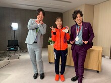 左からぺこぱシュウペイ、石川佳純、ぺこぱ松陰寺。