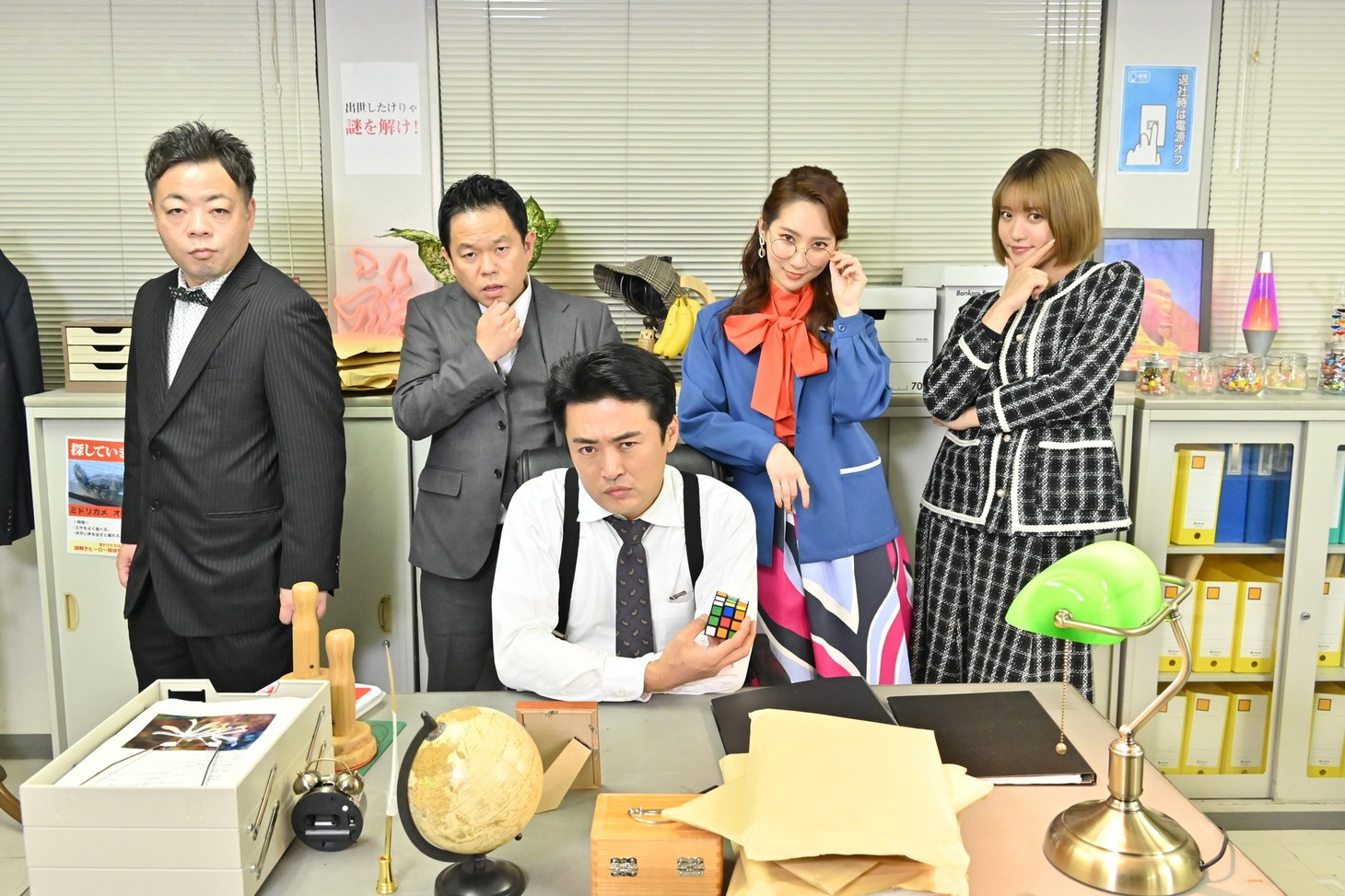 劇団ひとり（中央）と（後列左から）ダイアン、ファーストサマーウイカ、王林。(c)TBS