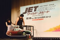 チキンレースに挑戦する空気階段。