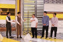 男性ブランコとネルソンズ。(c)関西テレビ