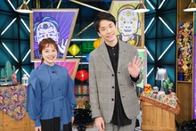 左から水卜麻美アナウンサー、かまいたち濱家。(c)日本テレビ