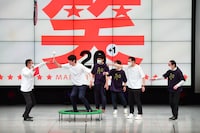 「笑い飯の漫才天国」大阪公演の様子。