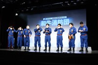 オープニングの演出とは打って変わってぬるっとマスクを付ける和牛消防団。