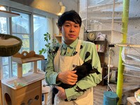 保護猫カフェでスタッフ体験したさらば青春の光・東ブクロ。