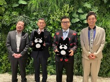 笑い飯（左）と、とろサーモン（右）。