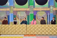 左からDJ 松永、朝日奈央、ナナマン設楽、ハリセンボン春菜、東京03豊本と飯塚。 (c)テレビ東京