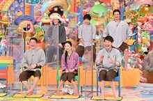 「アメトーーク！」の「サウナ芸人」回に出演する（前列左から）サバンナ高橋、壇蜜、麒麟・川島、（後列左から）エレキコミックやつい、ティモンディ。(c)テレビ朝日