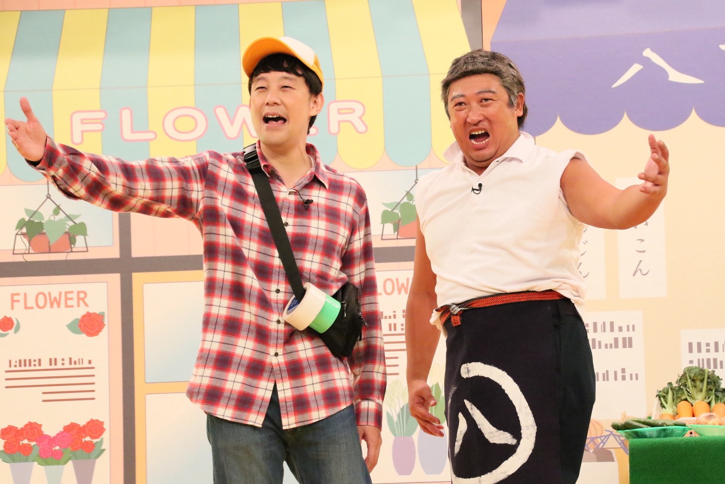 「千鳥のクセがスゴいネタGP」でコントを披露する佐久間一行とロバート秋山。(c)フジテレビ