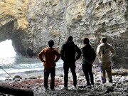 左からカミナリたくみ、U字工事、カミナリまなぶ。