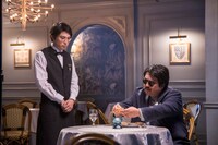 CM撮影中の空気階段。