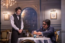 CM撮影中の空気階段。