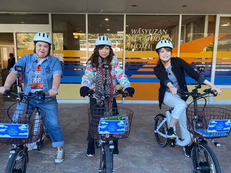 左から紅しょうが・熊元プロレス、ハイヒール・モモコ、紅しょうが稲田。(c)読売テレビ