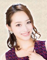 3次選考からの審査員、ワインエキスパート瀬川あずさ。