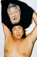 「Amazon プライム・ビデオ 最新＆傑作ガイド」より、ロバート秋山。